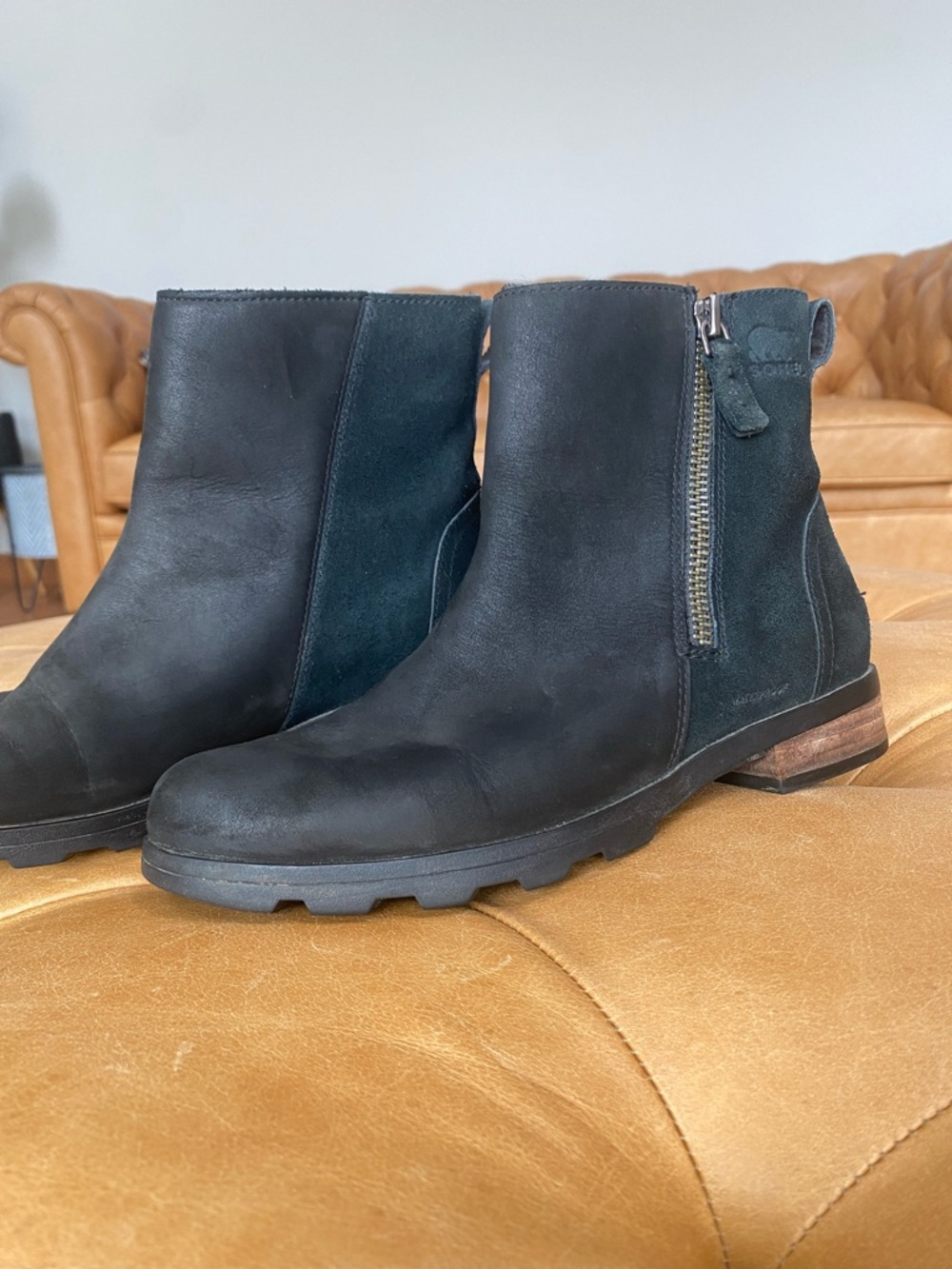 Sorel Emelie Ankle Boots Womens Size 7.5 Black Leather Side Zip Heeled
